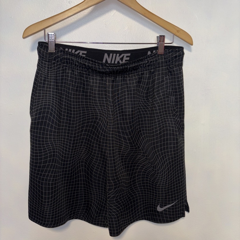 Nike Dri Fit Basketball Shorts Mens Medium Green Geometic Swoosh Logo